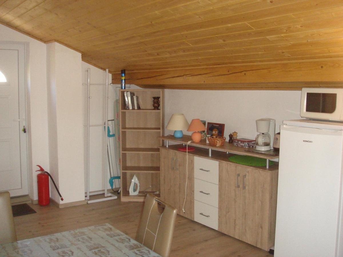 Appartement Nicole Бенковац Экстерьер фото