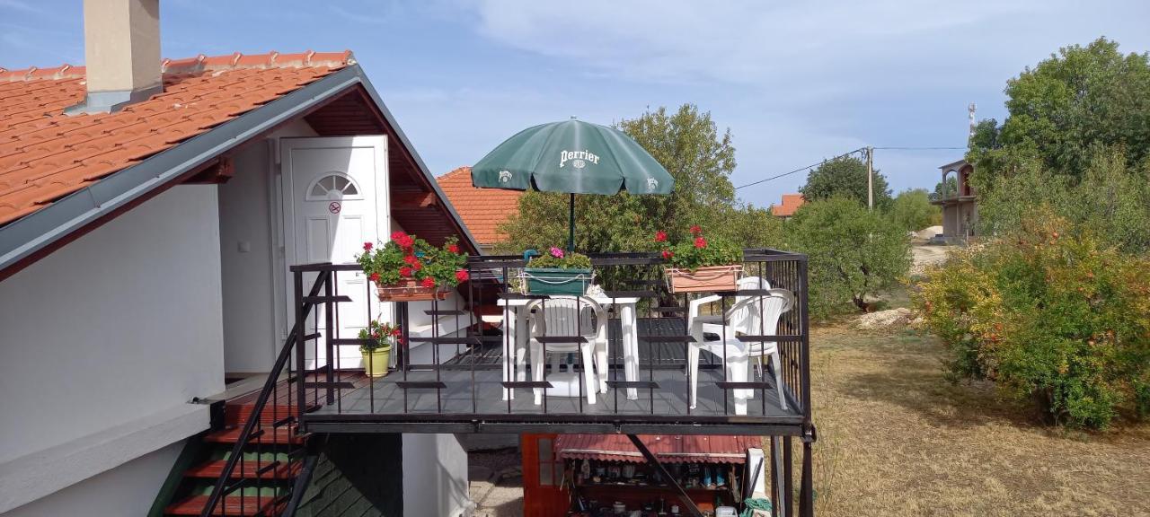 Appartement Nicole Бенковац Экстерьер фото